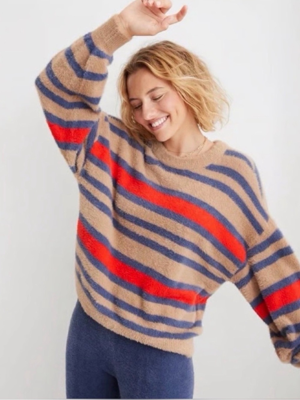 AERIE FUZZY SWEATSHIRT